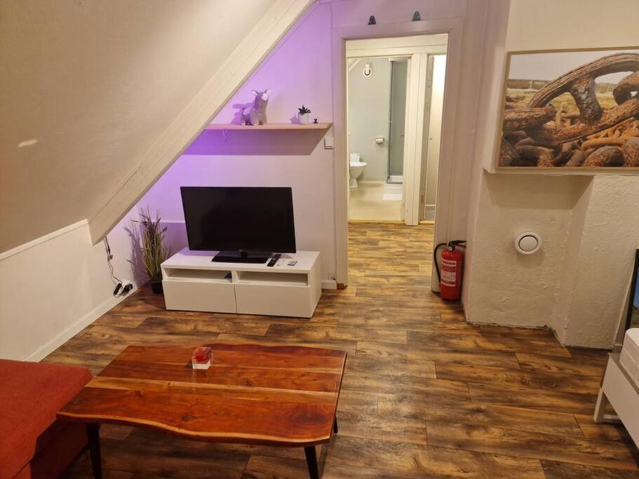 Smaller Apartment Next To Bridge Tromsø Buitenkant foto